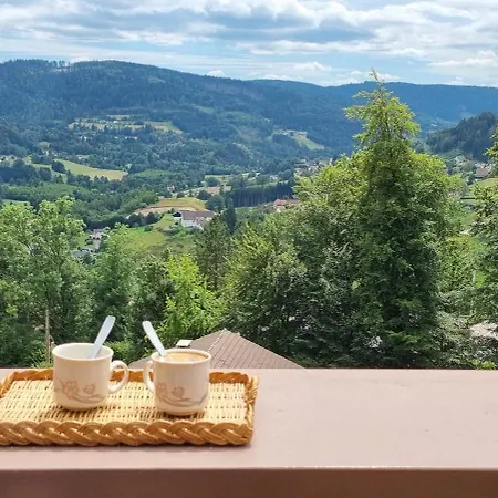 Appartamento Joli Avec Vu Sur Les Montages